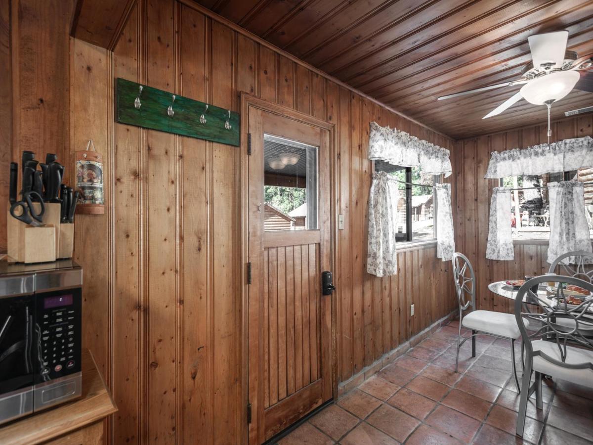 Alpine Cabin, 3 Bedrooms, Deck, Sleeps 8 Руидозо Экстерьер фото