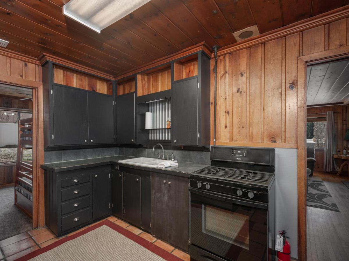 Alpine Cabin, 3 Bedrooms, Deck, Sleeps 8 Руидозо Экстерьер фото