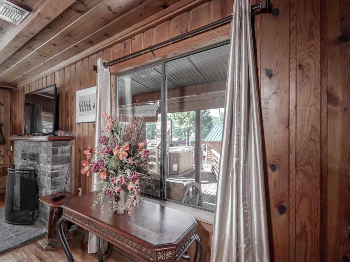 Alpine Cabin, 3 Bedrooms, Deck, Sleeps 8 Руидозо Экстерьер фото