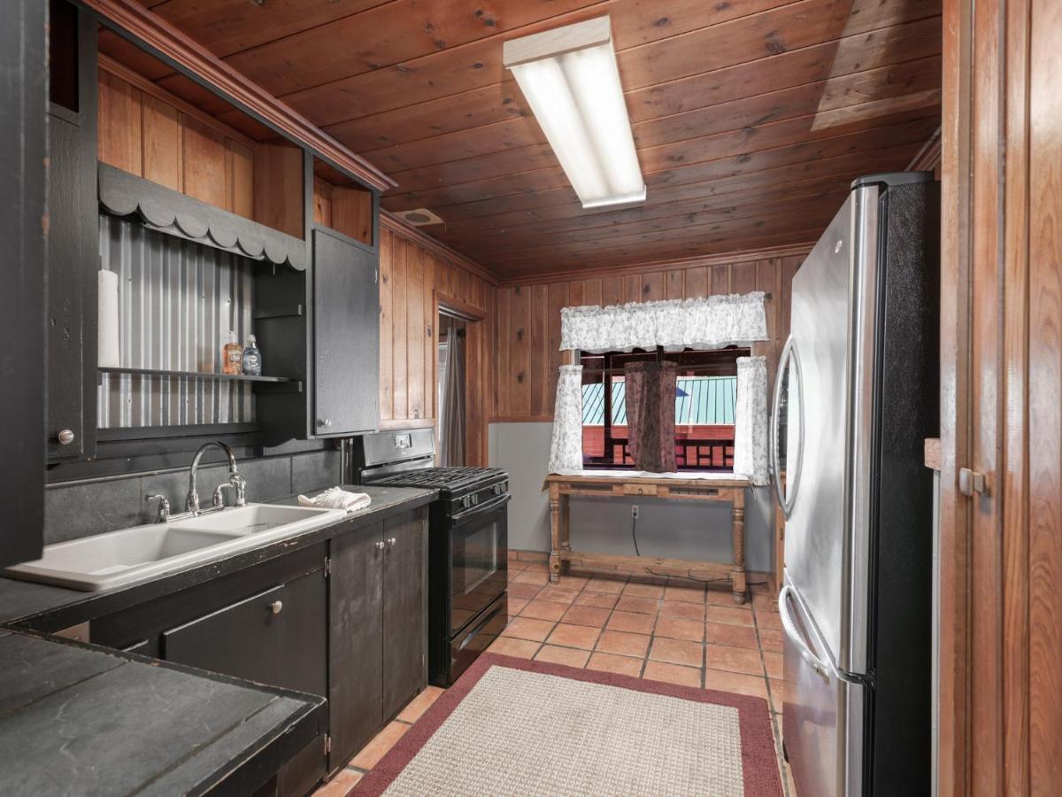 Alpine Cabin, 3 Bedrooms, Deck, Sleeps 8 Руидозо Экстерьер фото